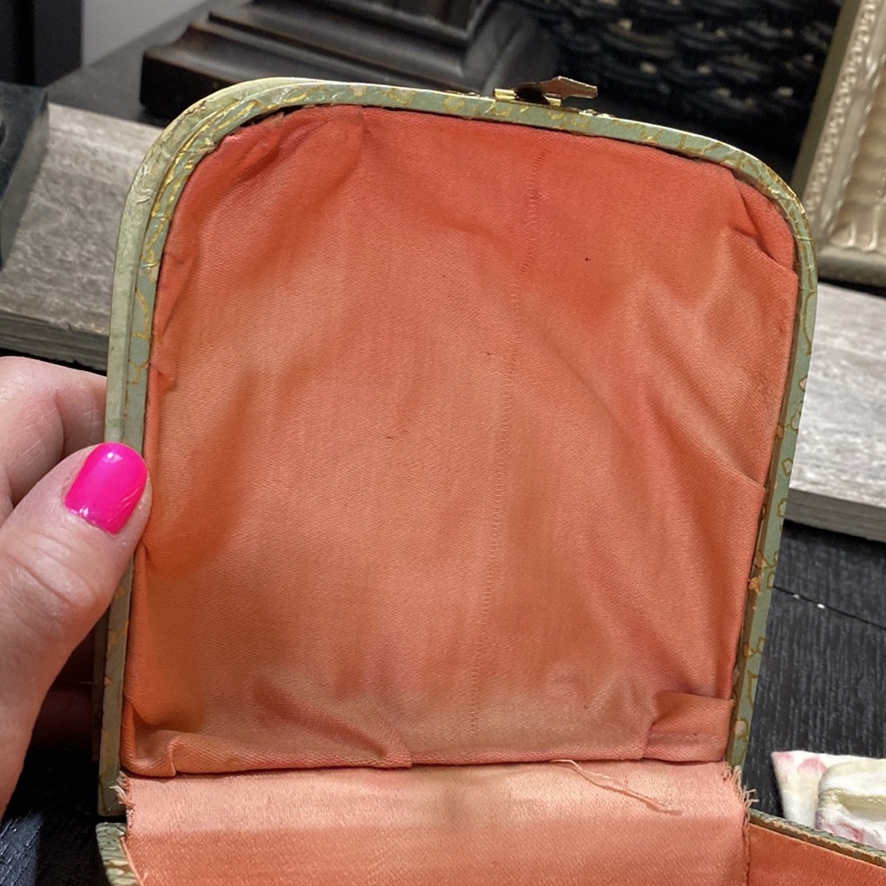 Antique Victorian Era Floral Lady Portrait Handkerchief Box & Paris Hanky! - Picture 7 of 14